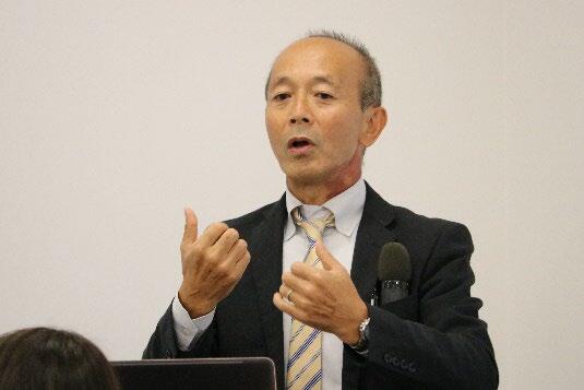 キックオフ会合で挨拶する石原学長