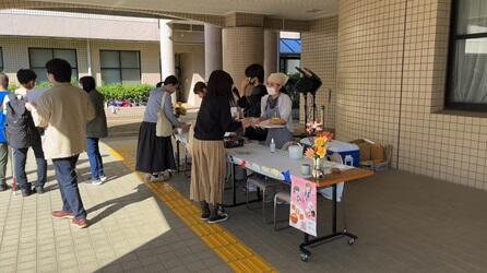 模擬店「丸井」の様子