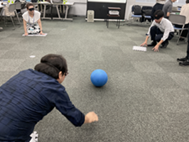 音が鳴るボールを使ったパス体験