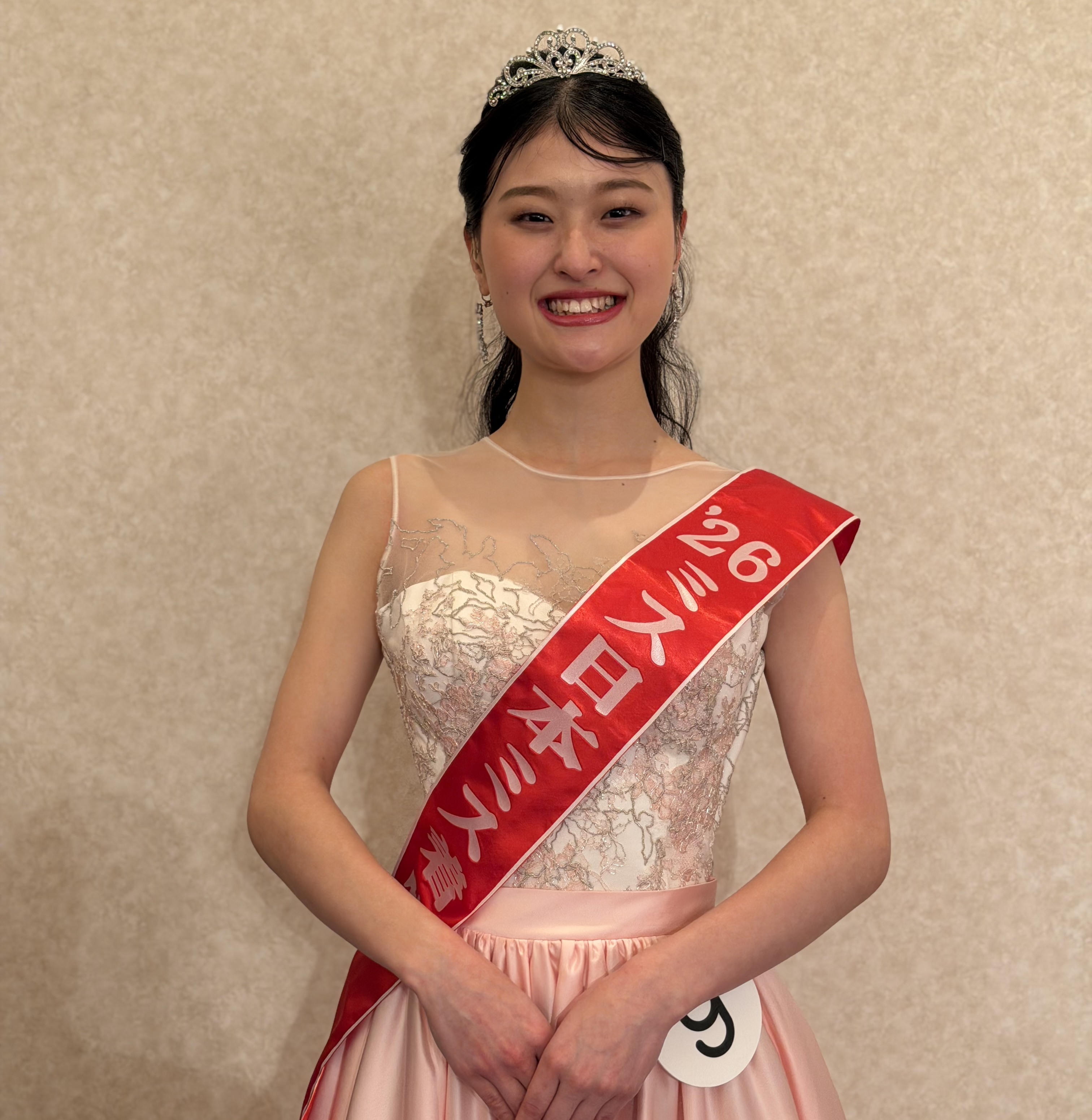 本学学生がミス日本コンテストのミス着物を受賞