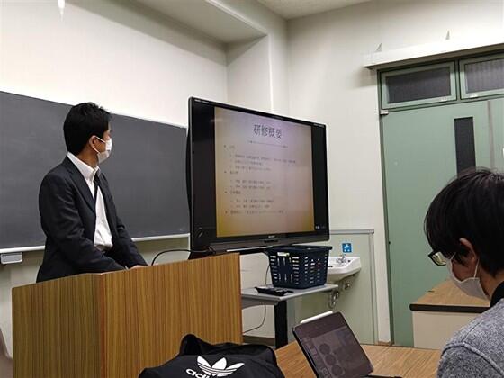 井口准教授が説明を行う様子